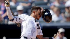 Aaron Boone defends Yankees not bunting during wasted rally in loss to Mets: 'I considered it'