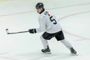Sharks Top Prospect Sam Dickinson Wins Top CHL Award