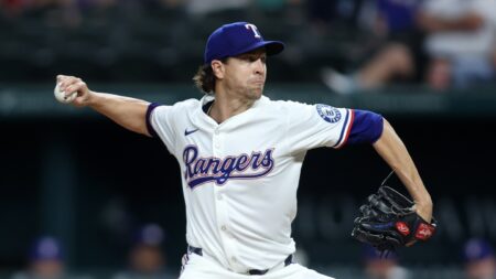 Jacob deGrom flirts with a perfect game, then a no-hitter with the Rangers