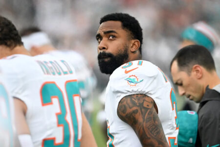 Ex-Dolphin Raheem Mostert rips team following trade of Jalen Ramsey, Jonnu Smith: ‘Be a Pro-Bowler, get treated like s***’