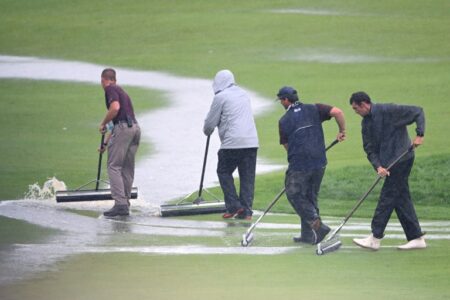 Heavy rain halts final round of US Open at soaked Oakmont