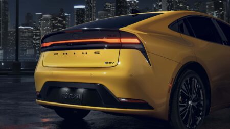 9 Million EVs Are Just as Polluting as 27 Million Hybrids