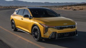 Kia Is Worried That Selling Too Many Gas Cars or EVs Could Hurt the Business