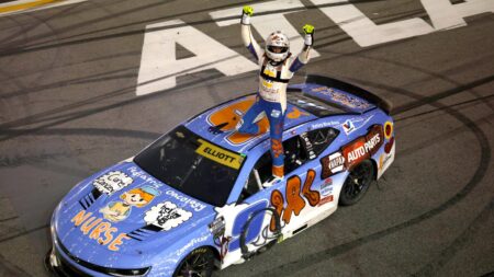 Chase Elliott scores home state win in Atlanta with last-lap pass – NBC Sports Boston