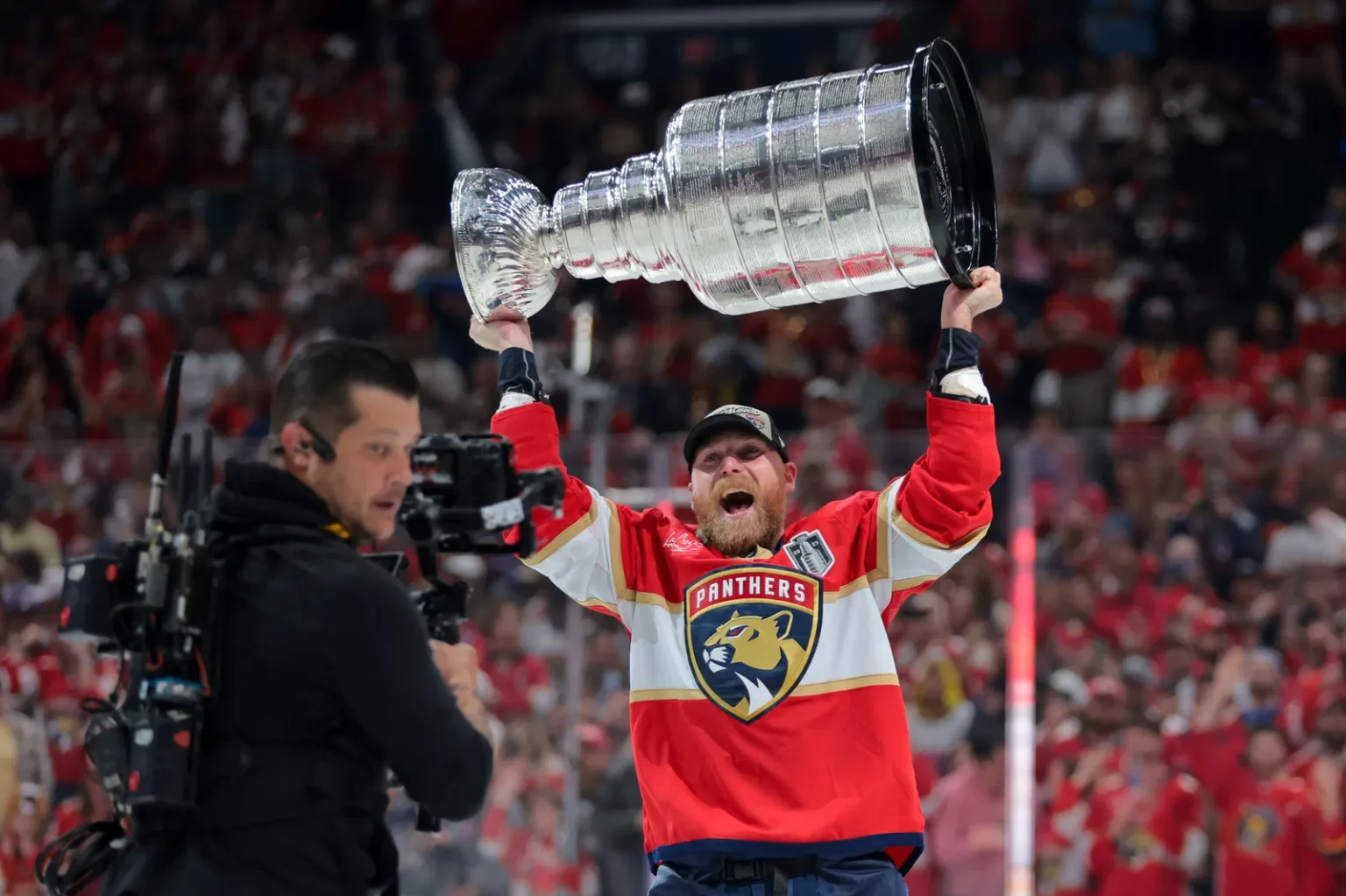 Panthers' Sam Bennett Signals To Fans Likely Extension
