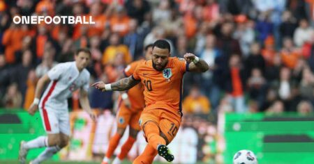Memphis Depay matches record for the Netherlands 👉😤👈