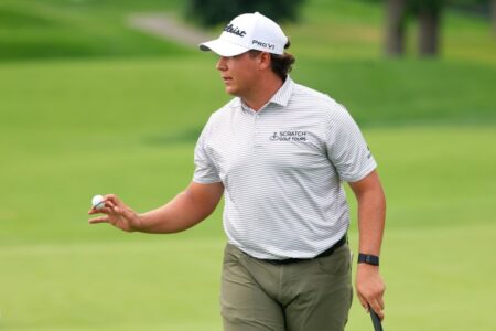 Potgieter and Roy share PGA lead in Detroit with course record 62s