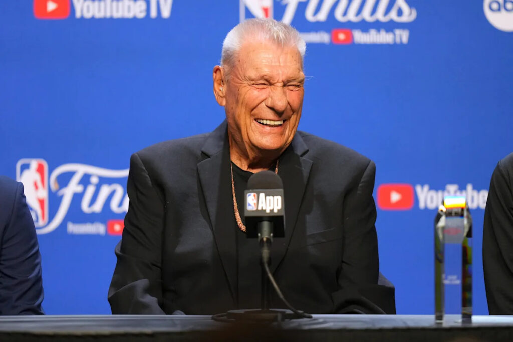 Ex-Mavs coach Don Nelson sides with Luka Dončić, wears his shoes in ‘protest’ while accepting lifetime achievement award
