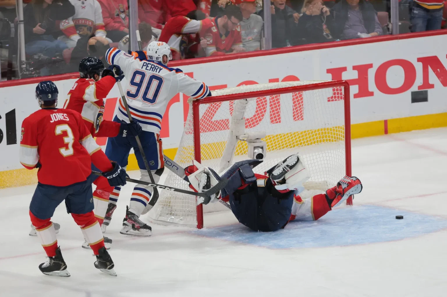 Panthers blow three-goal lead, lose Game 4 to Oilers in overtime