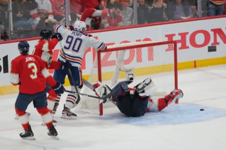 Panthers blow three-goal lead, lose Game 4 to Oilers in overtime