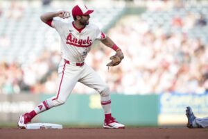 Chris Taylor proves to be a difference-maker for Angels in win over Mariners