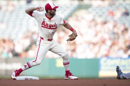Chris Taylor proves to be a difference-maker for Angels in win over Mariners