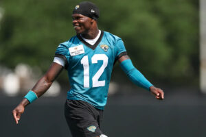 Travis Hunter signs rookie contract with Jaguars after delay through minicamp, will receive .6M bonus up front