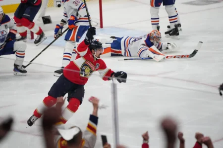 Panthers earn strong home victory in Game 3, take first series lead of Stanley Cup Final