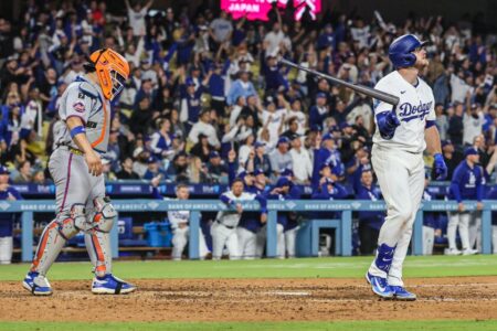 Max Muncy’s two homers make up for his error in Dodgers’ win over Mets