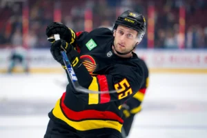 Vancouver Re-Signs Canucks Guillaume Brisebois To One-Year Contract