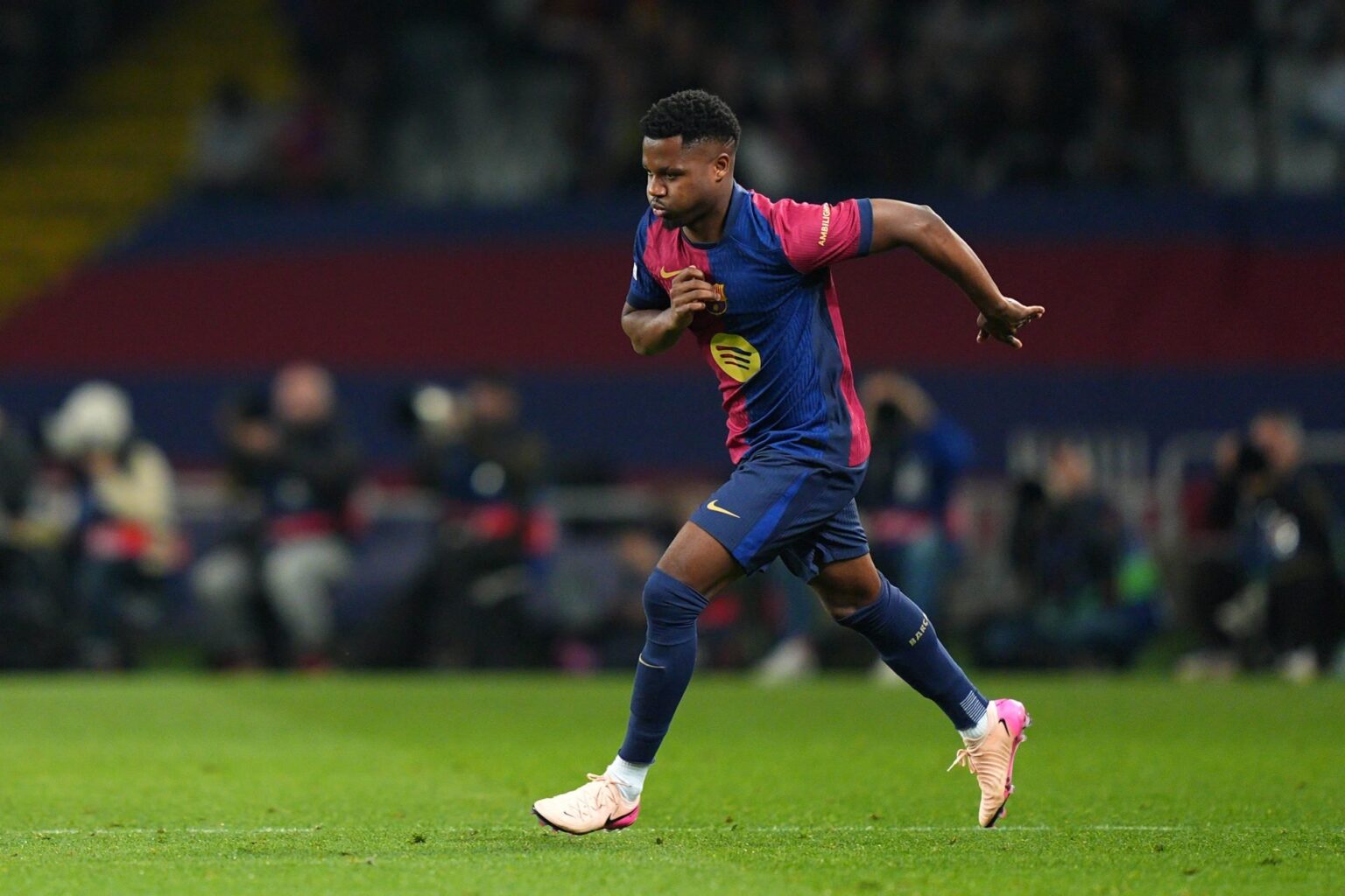 Barcelona out-of-favour star expected to complete loan exit on Friday – report