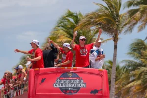 Panthers used Stanley Cup ice from Amerant Bank Arena to fill water guns, spray fans during championship parade