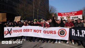Manchester United: Ticket price increases criticised