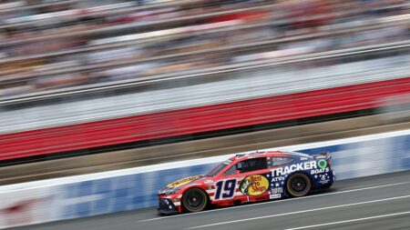 Qualifying results set starting grid for Michigan race