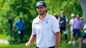 Max Homa carries own golf clubs at U.S. Open qualifier