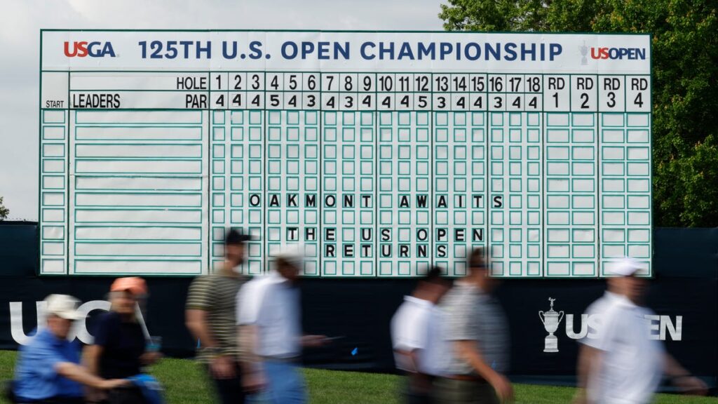 live leaderboard updates at Oakmont