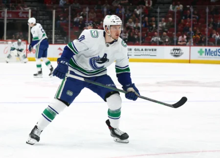 Devils News: New Jersey Signs Former Canucks Gritty Forward