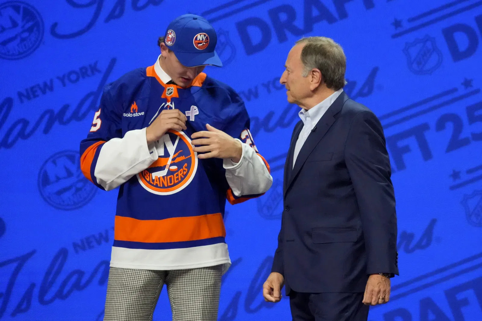 NHL Draft Live Reaction: Join The Chat For The Round 1 Recap