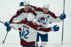 Former Islanders Forward Brock Nelson Inks Extension In Colorado