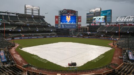 Start of Saturday's Mets-Rays game delayed due to rain