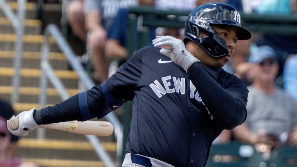 Dom Smith exercises out clause with Yankees to become free agent