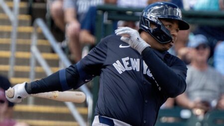 Dom Smith exercises out clause with Yankees to become free agent