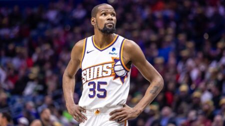 Knicks made offer for Suns star Kevin Durant at last season's NBA trade deadline: report