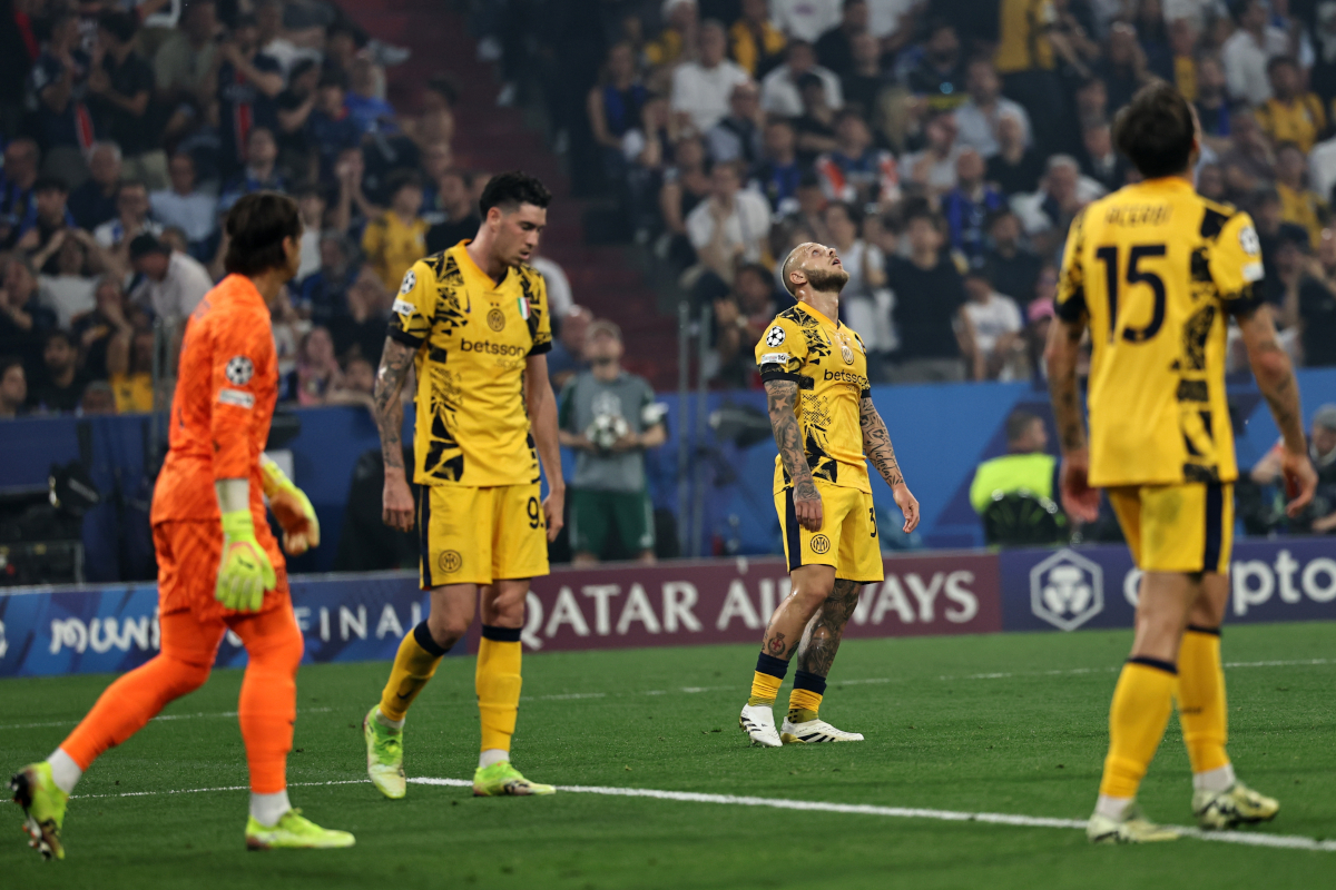 epa12147916 (L-R) Goalkeeper Yann Somer, Alessandro Bastoni, Federico Dimarco, and Francesco Acerbi of Iner after conceding the 0-2 goal during the UEFA Champions League final between Paris Saint-Germain and Internazionale Milano in Munich, Germany 31 May 2025. EPA-EFE/FILIP SINGER