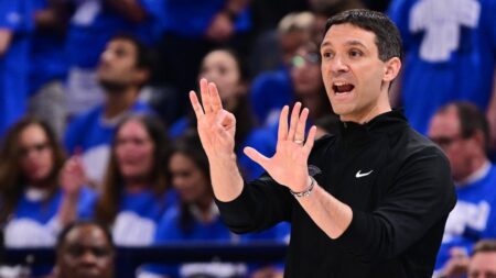 Who is Mark Daigneault? Meet the Thunder’s young star head coach – NBC Sports Philadelphia