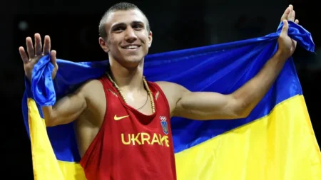 Vasiliy Lomachenko officially retires from boxing