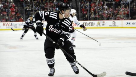 Devils trade Erik Haula to Predators in exchange for Jeremy Hanzel, 2025 fourth-round pick
