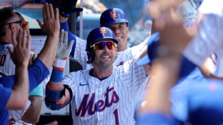Jeff McNeil smacks three-run blast as Mets complete sweep of Nationals