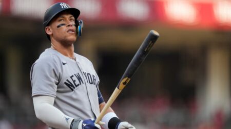 Yankees' extra-inning woes continue in 5-4 loss to Reds