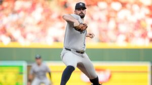 Extreme heat forces Yankees' Aaron Boone to cut Carlos Rodon's start short in loss to Reds