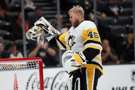Former Penguins Goalie Signs With New Team