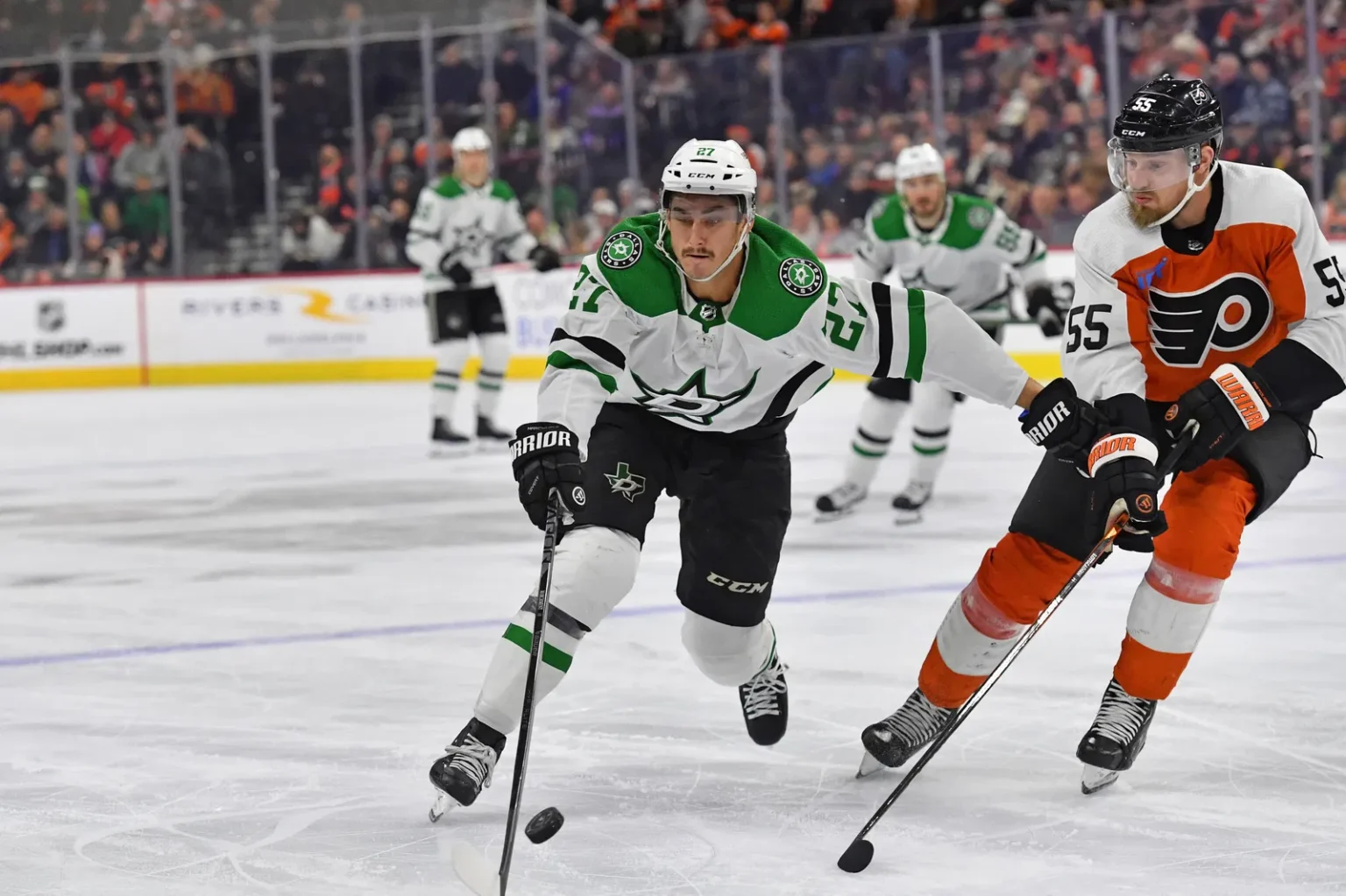 Flyers Trade Rumors: Philly Linked to Stars Forward Not Named Jason Robertson