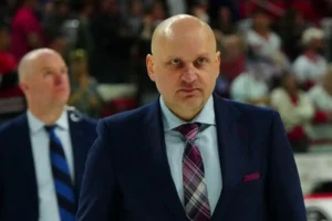 New Maple Leafs Assistant Coach Derek Lalonde Stayed In The Media Spotlight Between Gigs
