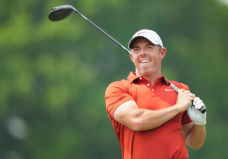 McIlroy tumbles out of Canadian Open with a 78. Champ takes 2-shot lead into the weekend