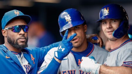 Mets fueled by homers to complete convincing sweep of Rockies