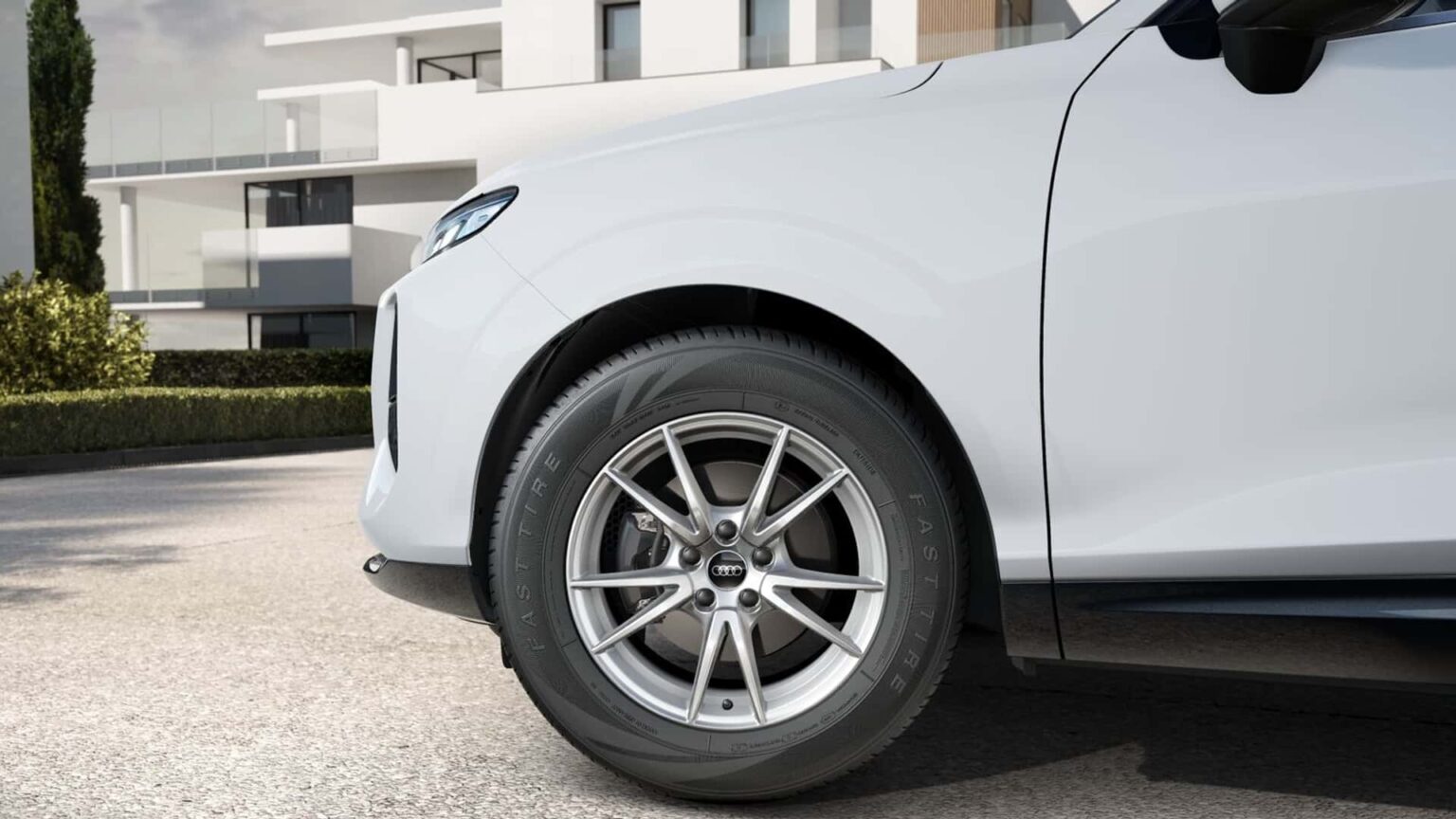 Does The New Audi Q3 Base Model Look Posh Enough to Earn Its Badge?