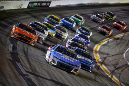 How Chase Elliott drove from eighth to first in the final ten laps to win Atlanta