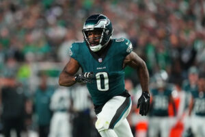 Eagles confirm trade of edge rusher Bryce Huff to rival 49ers
