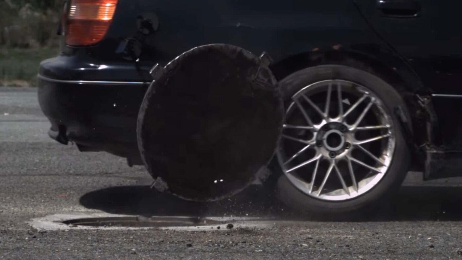 Here’s What Can Happen When You Drive Over a Loose Manhole Cover
