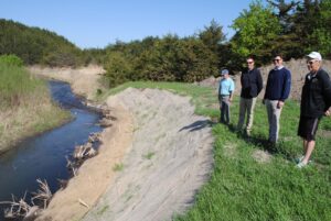 Tepetonka takes first swing at stream bank restoration on Shakopee Creek – West Central Tribune